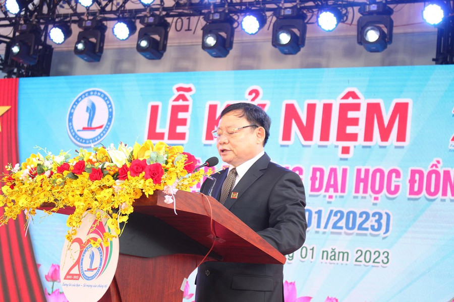 TS Hồ Văn Thống, Hiệu trưởng Trường ĐH Đồng Tháp phát biểu tại buổi lễ. TS Hồ Văn Thống, Hiệu trưởng Trường ĐH Đồng Tháp phát biểu tại buổi lễ.