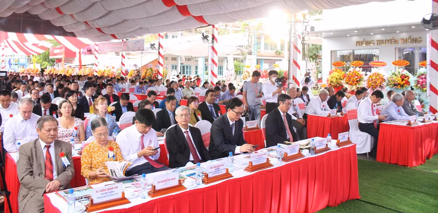 Quang cảnh buỗi lễ.