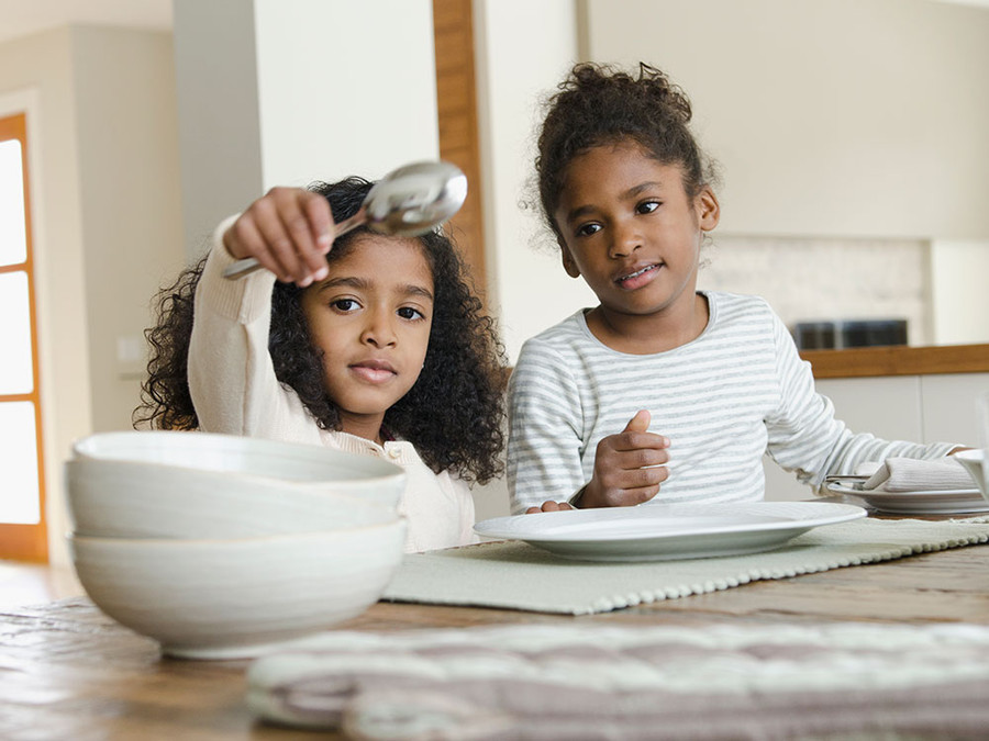 Tình bạn là cơ hội để con gái thấy mối quan hệ lành mạnh là như thế nào. Ảnh minh họa Tình bạn là cơ hội để con gái thấy mối quan hệ lành mạnh là như thế nào. Ảnh minh họa