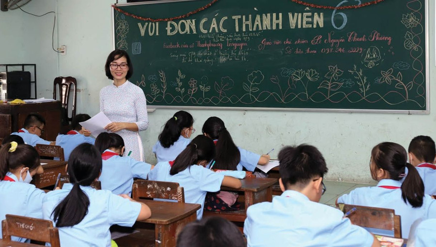 Khi hiệu trưởng đứng ở phía trên quan sát học sinh sẽ khiến giáo viên tự tin hơn. Ảnh minh họa Khi hiệu trưởng đứng ở phía trên quan sát học sinh sẽ khiến giáo viên tự tin hơn. Ảnh minh họa