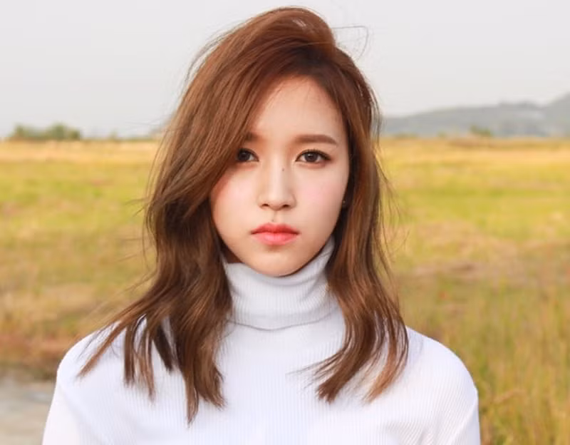 Mina (TWICE): Tính cách dịu dàng và ngọt ngào của Mina là điều thu hút người hâm mộ… Và giọng hát tuyệt vời của cô ấy là điều khiến họ ở lại!