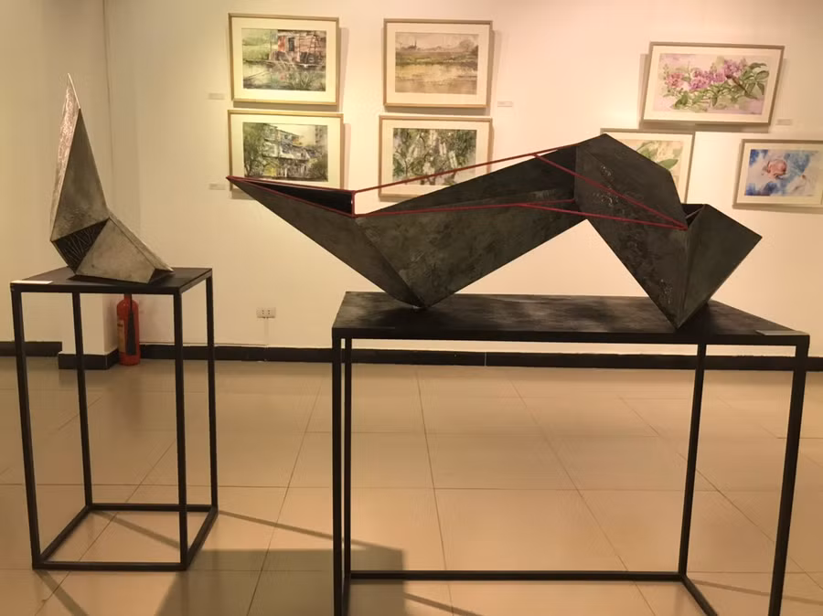 Triển lãm mỹ thuật 2021 - ĐH Kiến trúc Hà Nội: “Khí chất” của các giảng viên - nghệ sĩ&nbsp; ảnh 3