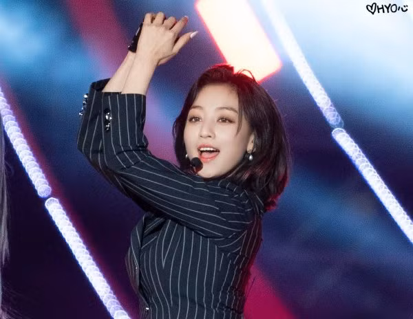 Màn "lột xác" ngoạn mục sang tóc ngắn của các nữ thần tượng ảnh 8