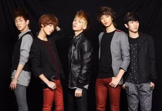 SHINee - "Ring Ding Dong"