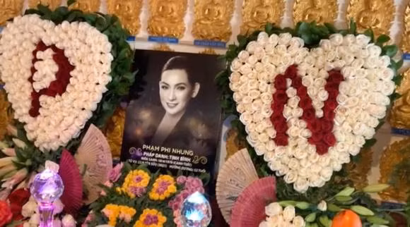 Lễ cúng 49 ngày của cố ca sĩ Phi Nhung được tổ chức ở Mỹ.