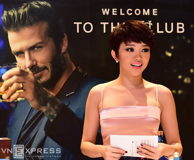 Nụ cười Beckham ở TP HCM ảnh 1 image photo