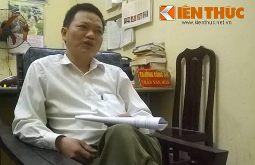 Ông Trần Văn Hòa - Trưởng Công an xã Tự Lập - bác bỏ tin đồn cháu Luân bị nhóm người lạ mặt hút máu trong trường học. Ông Trần Văn Hòa - Trưởng Công an xã Tự Lập - bác bỏ tin đồn cháu Luân bị nhóm người lạ mặt hút máu trong trường học.