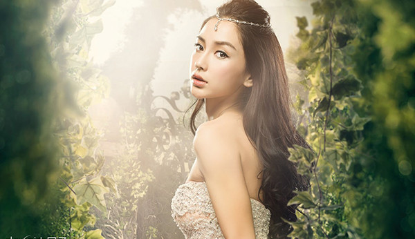 Là một trong những mỹ nữ hàng đầu Trung Quốc, không có gì phải nghi ngờ về nhan sắc thần tiên của Angelababy. Sở hữu khuôn mặt thanh thoát với các đường nét cân đối nên Angelababy có thể phù hợp với nhiều kiểu trang điểm, làm tóc khác nhau. nhung-nang-hoa-dan-khong-the-bi-dim-hang-du-xoay-van-du-kieu-tao-hinh-4