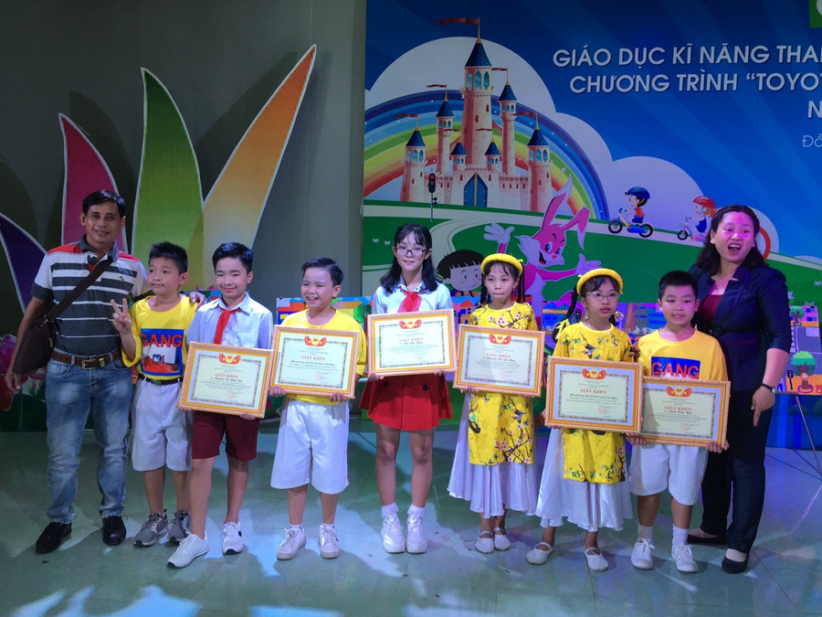 Giáo viên và học sinh Trường tiểu học Giồng Găng giành giải thưởng đáng khích lệ tại giao lưu Giáo viên và học sinh Trường tiểu học Giồng Găng giành giải thưởng đáng khích lệ tại giao lưu