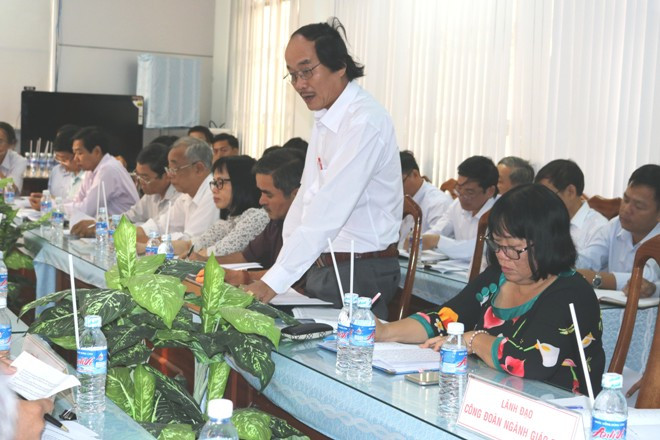 Các đại biểu thảo luận tại hội nghị