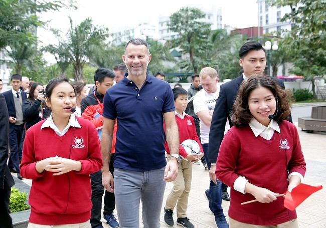 Ryan Giggs và Paul Scholes giao lưu với học sinh Vinschool