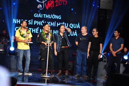 Con trai NSND Y Moan giành 3 giải tại Bài hát Việt ảnh 9 Con trai NSND Y Moan giành 3 giải tại Bài hát Việt ảnh 9