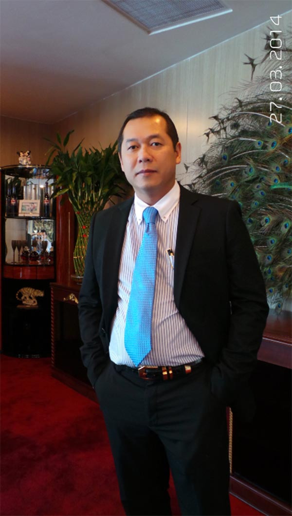 Ngoài chức vụ trên, ông còn đảm nhận vị trí nhưchủ tịch Thương mại Hoàn Cầu, Chủ tịch Rồng Thái Bình Dương, Tổng giám đốc Hoàn Cầu Nha Trang… Ngoài chức vụ trên, ông còn đảm nhận vị trí nhưchủ tịch Thương mại Hoàn Cầu, Chủ tịch Rồng Thái Bình Dương, Tổng giám đốc Hoàn Cầu Nha Trang…