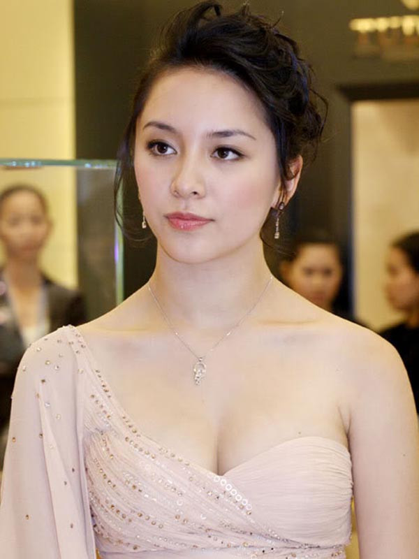 Dương Trương Thiên Lý trở thành Á hậu Hoa hậu Hoàn Vũ Việt Nam 2008 khi cô vừa tròn 19 tuổi. Dương Trương Thiên Lý trở thành Á hậu Hoa hậu Hoàn Vũ Việt Nam 2008 khi cô vừa tròn 19 tuổi.