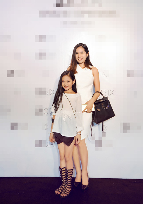 Á hậu Ngọc Oanh rạng rỡ ngày trở lại ảnh 11 Á hậu Ngọc Oanh rạng rỡ ngày trở lại ảnh 11