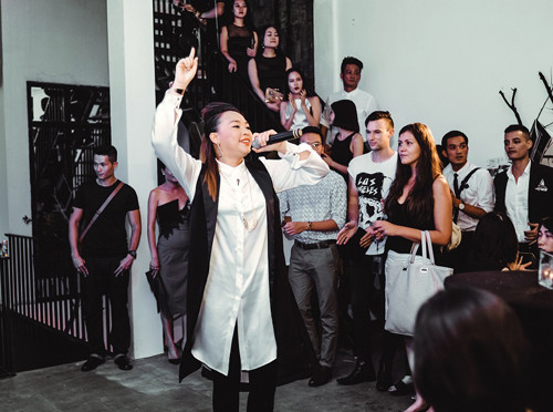 Á hậu Ngọc Oanh rạng rỡ ngày trở lại ảnh 8 Á hậu Ngọc Oanh rạng rỡ ngày trở lại ảnh 8