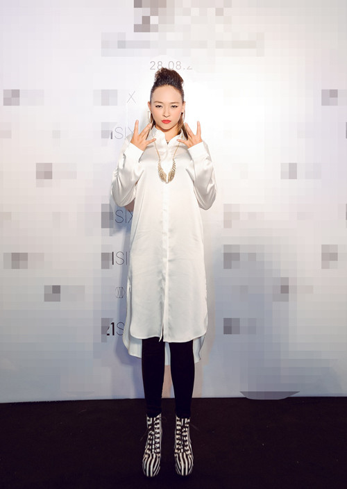 Á hậu Ngọc Oanh rạng rỡ ngày trở lại ảnh 6 Á hậu Ngọc Oanh rạng rỡ ngày trở lại ảnh 6