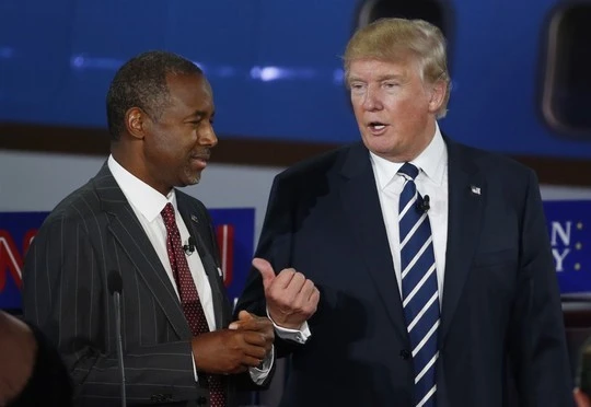 Ứng cử viên tổng thống Ben Carson (trái) và Donald Trump (phải). Ảnh: Reuters