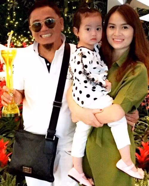 Chân dung người vợ trẻ kém nghệ sĩ Hồng Tơ 23 tuổi - Ảnh 3