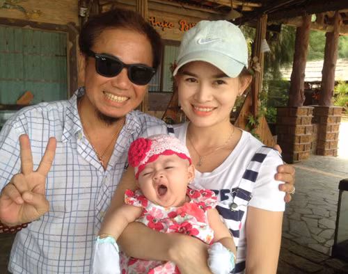 Chân dung người vợ trẻ kém nghệ sĩ Hồng Tơ 23 tuổi - Ảnh 12