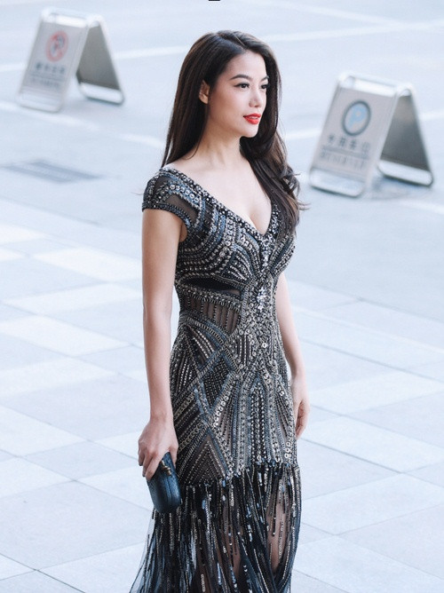 Trương Ngọc Ánh đẹp đôi sánh bước bên Kim Lý ở Trung Quốc ảnh 3 truong ngoc anh dep doi sanh buoc ben kim ly o trung quoc - 3