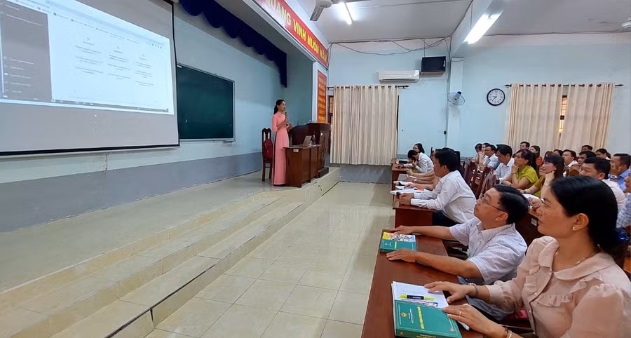 Giờ học tại Trường Chính trị tỉnh Cà Mau.