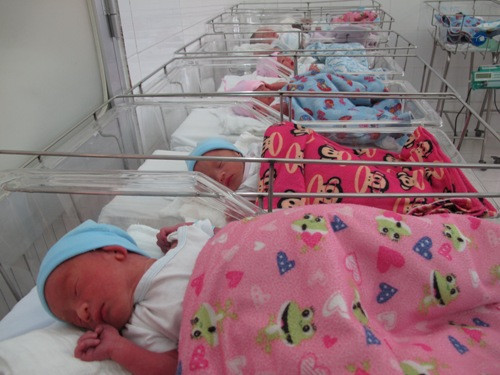 Những em bé trong ca sinh 5 tại Việt Nam đáng yêu tuổi lên 3 ảnh 1 Hình ảnh đầu tiên khi các bé vừa chào đời