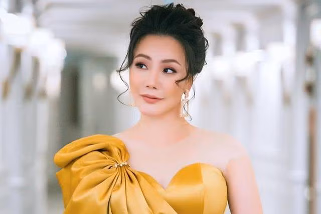 Điểm danh dàn sao Việt có tên trên bảng vàng thủ khoa thời đi học ảnh 4