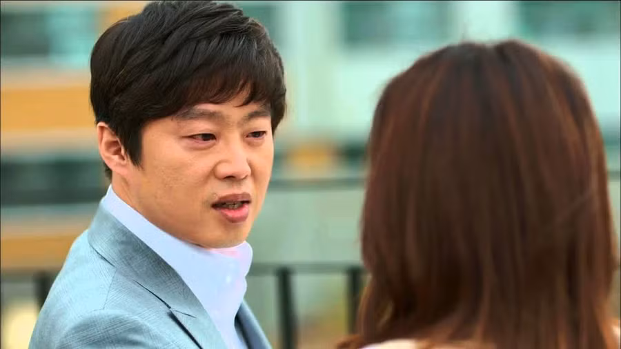 Kim Hee Won tiết lộ rằng anh ấy không muốn cuộc sống riêng tư của mình bị phơi bày trên mạng xã hội và anh ấy không có bất cứ điều gì để chia sẻ với công chúng.