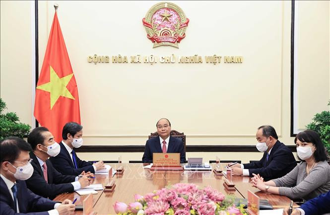 Chủ tịch nước Nguyễn Xuân Phúc điện đàm với Tổng thống Romania Klaus Werner Iohannis. Ảnh: Thống Nhất/TTXVN.