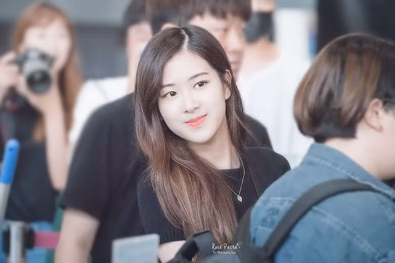 BLACKPINK đẹp xuất sắc dù phô diễn mặt mộc ảnh 6