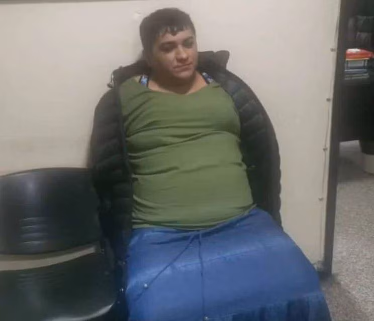 Người đàn ông trốn thoát khỏi nhà tù bằng cách cải trang thành phụ nữ.