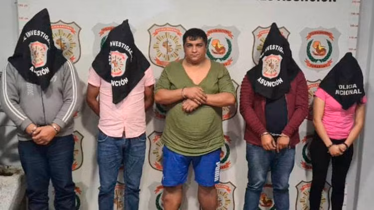 Người đàn ông cải trang thành phụ nữ... trốn thoát khỏi nhà tù ảnh 2