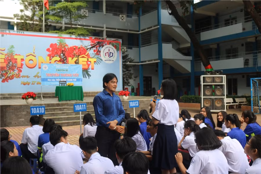 Lời nhắn gửi đầy ý nghĩa của thầy hiệu trưởng với học trò trong đợt nghỉ phòng dịch bệnh Covid-19