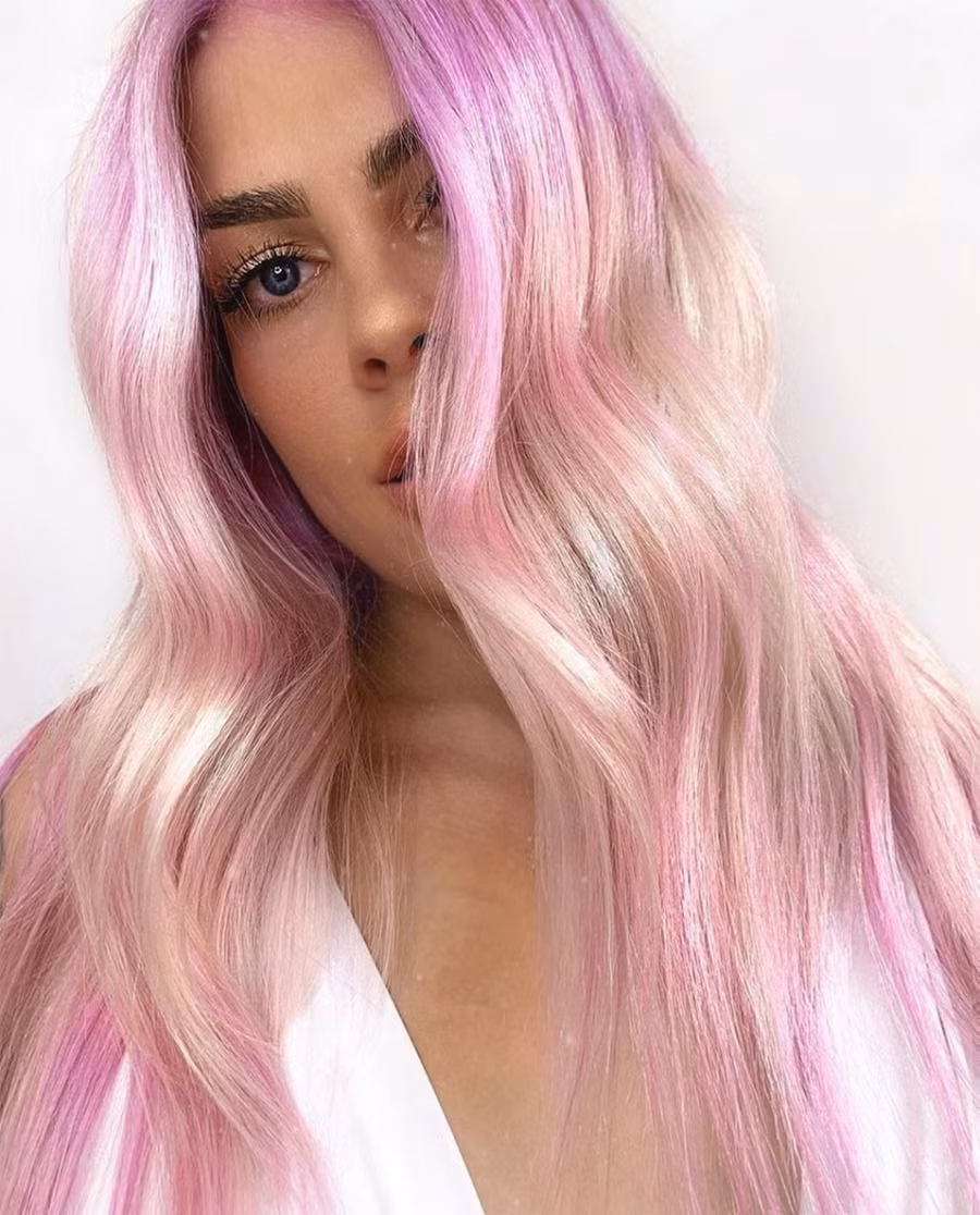 Nhuộm 3D: Thời tiết trở nên lạnh hơn không có nghĩa là bạn phải từ bỏ màu tóc pastel vào mùa đông. Kiểu tóc đa chiều này sẽ tạo điểm nhấn cho phái đẹp. Hiện nay, trào lưu này vẫn chưa quá nổi ở Việt Nam và thiết bị cũng hạn chế. Do đó, bạn nên tìm hiểu kỹ địa điểm mình muốn đến trước khi làm. Ảnh: @maneaddicts.