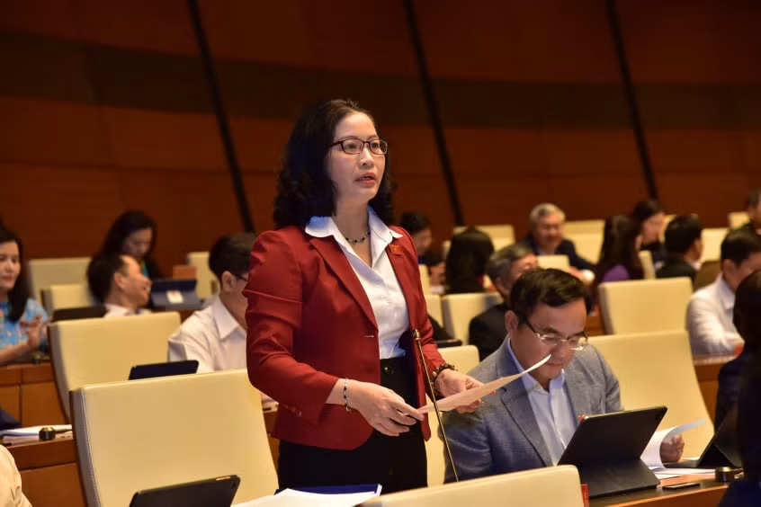 ĐBQH Nguyễn Thị Lan (Hà Nội) phát biểu. Ảnh: Lâm Hiển