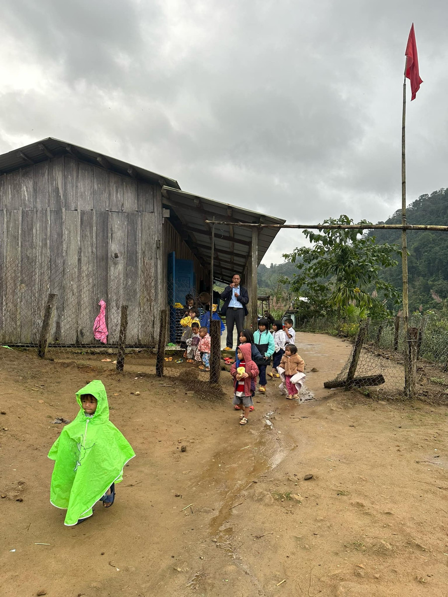 Phòng học điểm trường Ông Phụng đã xuống cấp. Ảnh: CLB Bạn thương nhau Phòng học điểm trường Ông Phụng đã xuống cấp. Ảnh: CLB Bạn thương nhau