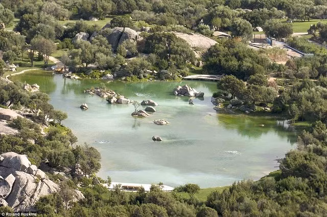 “Thiên đường sung sướng” của cựu nguyên thủ trụy lạc bậc nhất TG ảnh 12