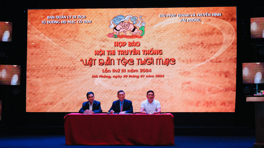 Buổi họp báo chiều 20/1 thông tin về Hội thi truyền thống Vật dân tộc thời Mạc. Buổi họp báo chiều 20/1 thông tin về Hội thi truyền thống Vật dân tộc thời Mạc.