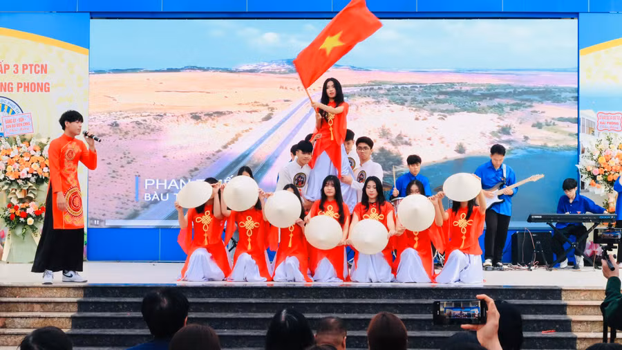 Chương trình văn nghệ ý nghĩa.