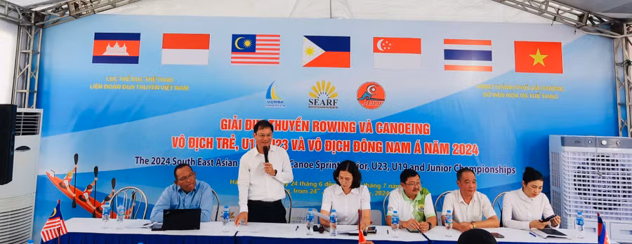 Chương trình họp báo sáng 25/6 tại Trung tâm Huấn luyện Đua thuyền TP Hải Phòng.