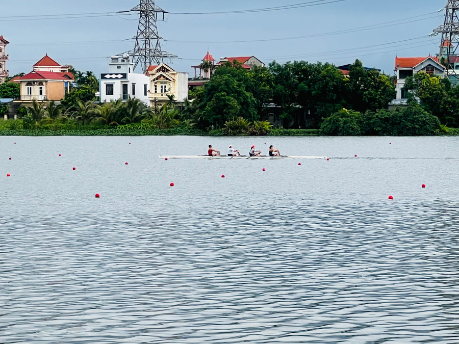 Các đội tuyển tập luyện tại Trung tâm Huấn luyện Đua thuyền thành phố Hải Phòng.