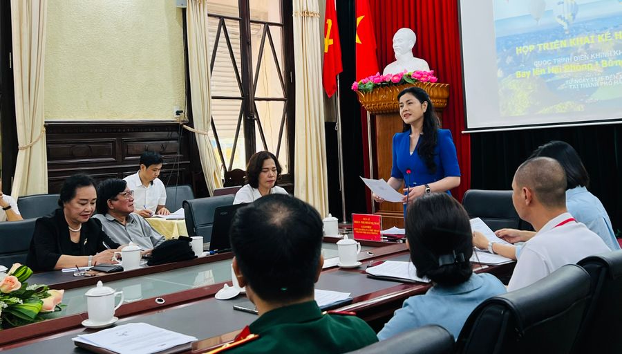 Giám đốc Sở Văn hoá và Thể thao Hải Phòng Trần Thị Hoàng Mai phát biểu tại cuộc họp cung cấp thông tin cho báo chí về sự kiện.