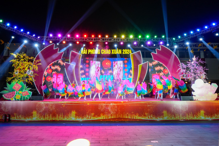 Chương trình nghệ thuật chào Xuân Giáp Thìn 2024.