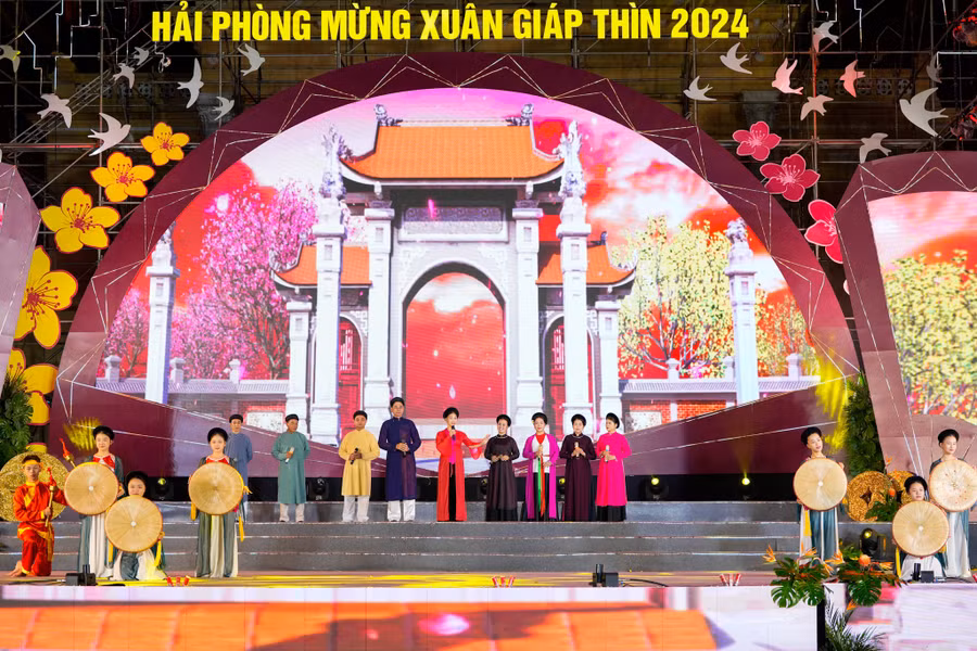 Chương trình nghệ thuật đêm giao thừa “Hải Phòng mừng Xuân Giáp Thìn - 2024” được dàn dựng công phu.