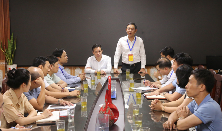 Lãnh đạo Sở GD&ĐT kiểm tra công tác chuẩn bị cho Kỳ thi vào chiều 24/6. Lãnh đạo Sở GD&ĐT kiểm tra công tác chuẩn bị cho Kỳ thi vào chiều 24/6.