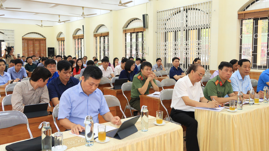 Đại biểu tham dự chương trình tại Trường THPT Thái Phiên.