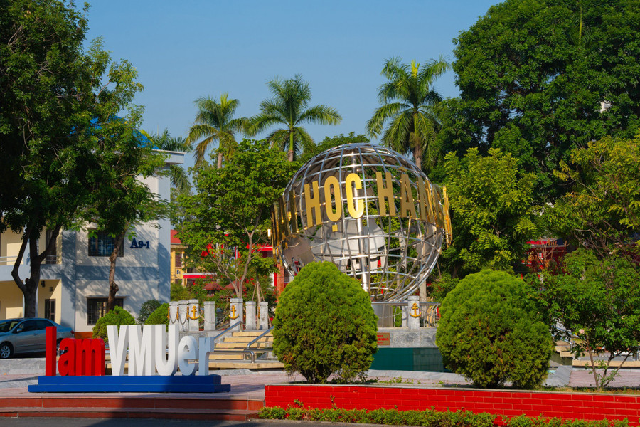 Trường rất chú trọng đầu tư cơ sở vật chất.