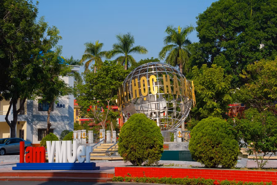 Trường rất chú trọng đầu tư cơ sở vật chất.