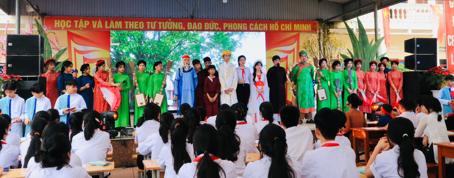 Học sinh hào hứng với chuyên đề. Học sinh hào hứng với chuyên đề.